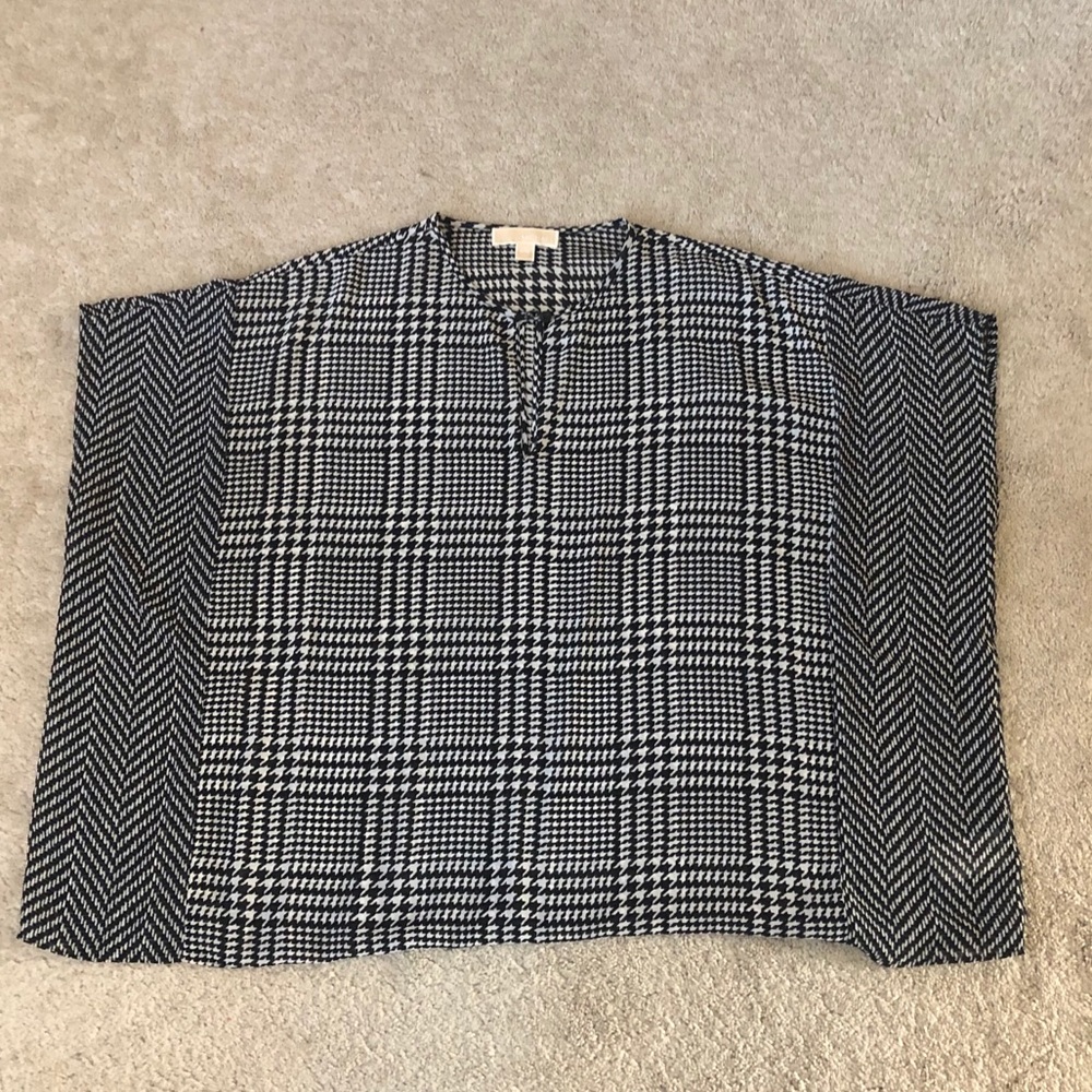 Sheer Kimono style top. Excellent condition.